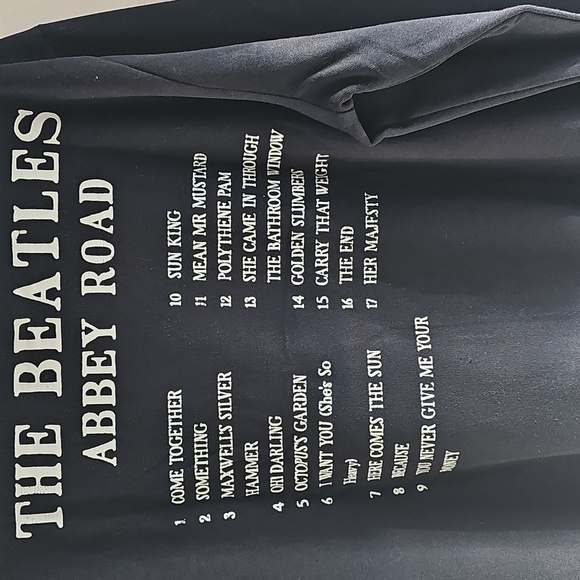 NWT Hybrid The Beatles Abbey Road Album Songs  Black Crewneck Sweater L - Picture 7 of 15